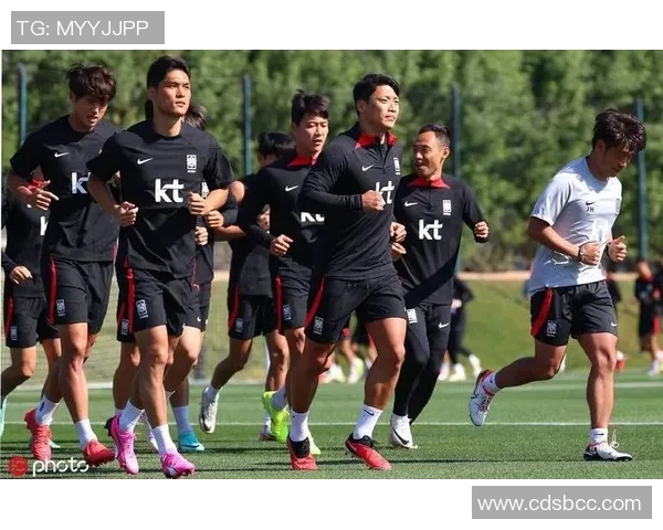 韩国足球国家队奋勇争先力争亚洲杯冠军展现团队精神与拼搏意志 韩国足球国家队奋勇争先力争亚洲杯冠军展现团队精神与拼搏意志